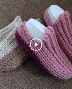 Crochet Slippers-moccasins Easy crochet tutorial - Designed by Happy Crochet Club