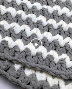 Crochet V-Stitch - Trendy Baby Blanket