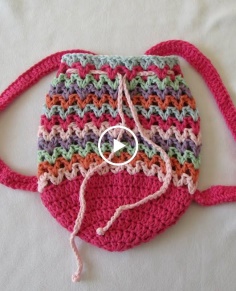 How to Crochet a Fun V-stitch Bag