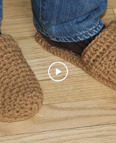 How to crochet men&39;s slippers - video tutorial for beginners