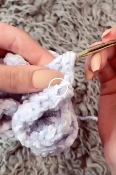 How to make your own crochet scrunchie