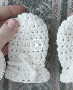 How to Crochet Newborn Baby Scratch Mitts for BEGINNERS