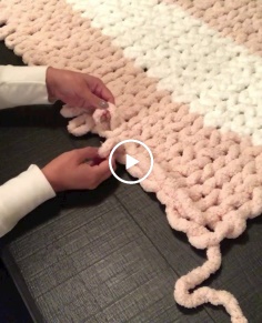 How to hand knit a blanket